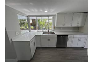 140 NE 25th Ct, Pompano Beach, FL 33064, Sold 01/30/25