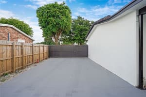 7960 NW 175th St, Hialeah, FL 33015, Sold 09/27/24