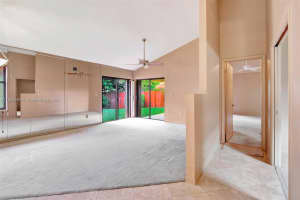 700 SW 113th Ave, Pembroke Pines, FL 33025, Sold 11/07/24