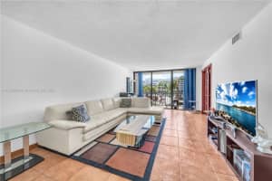 400 Leslie Dr APT 228, Hallandale Beach, FL 33009, Sold 04/10/25