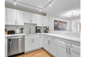 600 Parkview Dr #217, Hallandale Beach, FL 33009, Sold 10/01/24