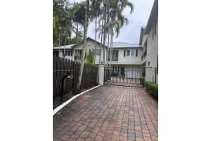 201 SW 9th Ave, Hallandale Beach, FL 33009, Sold 10/08/24