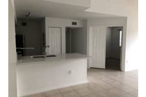 720 Sw 111th Ave 307, Pembroke Pines