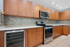 15244 SW 31st St, Miami, FL 33185, Sold 09/30/24