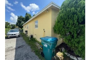 10670 SW 4th St, Miami, FL 33174, Sold 02/28/25