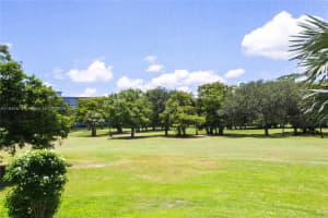 575 Oaks Ln APT 206, Pompano Beach, FL 33069, Sold 03/22/25