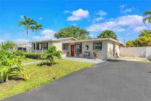 7884 NW 175th St, Hialeah, FL 33015, Sold 11/20/24