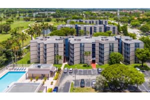 7035 NW 186th St, Hialeah, FL 33015, Sold 09/20/24