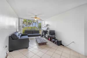 7035 NW 186th St, Hialeah, FL 33015, Sold 09/20/24
