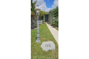 9371 Nassau Dr, Cutler Bay, FL 33189, Sold 10/08/24
