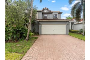 332 NW 107th Ave, Pembroke Pines, FL 33026, Sold 11/18/24