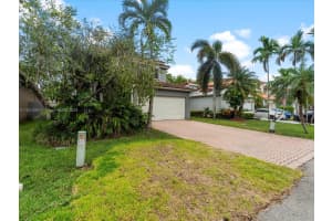 332 NW 107th Ave, Pembroke Pines, FL 33026, Sold 11/18/24