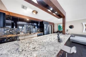 5040 Westwood Lake Dr, Miami, FL 33165, Sold 09/25/24
