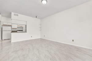 18332 NW 68th Ave APT C, Hialeah, FL 33015, Sold 12/02/24