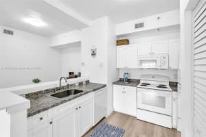 7290 NW 114th Ave, Doral, FL 33178, Sold 09/23/24