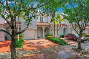 1009 NE 208th St, Miami, FL 33179, Sold 12/20/24