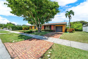 8640 SW 89th Ave, Miami, FL 33173, Sold 09/16/24