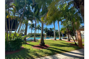 9320 Fontainebleau Blvd APT 513, Miami, FL 33172, Sold 10/15/24