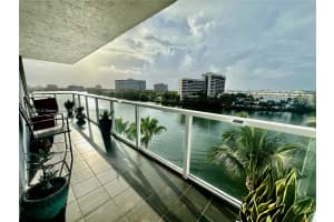 5091 NW 7th St APT 701, Miami, FL 33126, Sold 10/17/24