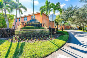 6752 Sienna Club Dr, Lauderhill, FL 33319, Sold 09/17/24