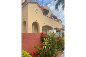 301 NW 84th Ct, Miami, FL 33126, Sold 11/06/24