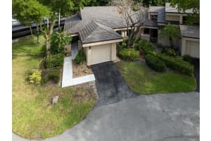 9433 Chelsea Dr S, Davie, FL 33324, Sold 04/17/25