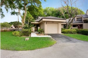 9433 Chelsea Dr S, Davie, FL 33324, Sold 04/17/25