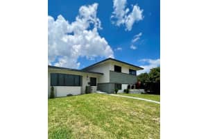 891 NW 203rd St, Miami, FL 33169, Sold 11/13/24
