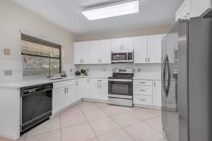 20140 NW 8th St, Pembroke Pines, FL 33029, Sold 10/03/24