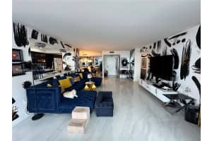 1000 Quayside Terrace, Miami, FL 33138, Sold 04/04/25