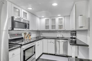 942 SW 112th Ter #5, Pembroke Pines, FL 33025, Sold 01/17/25