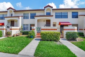 808 Freedom Ct, Deerfield Beach, FL 33442, Sold 09/03/24