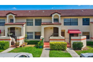 808 Freedom Ct, Deerfield Beach, FL 33442, Sold 09/03/24