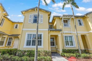 2928 SE 2nd St UNIT 3, Homestead, FL 33033, Sold 11/08/24