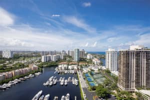 19500 Turnberry Way 27-ab, Aventura