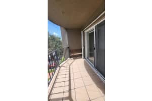 5199 NW 7th St, Miami, FL 33126, Sold 10/21/24