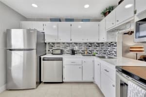 6051 NW 61st Ave APT 203, Tamarac, FL 33319, Sold 12/06/24