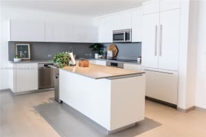 68 SE 6th St, Miami, FL 33131, Sold 10/07/24