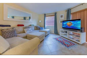 325 NW 84th Ct, Miami, FL 33126, Sold 09/27/24