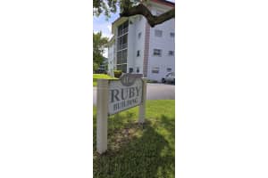 4140 NW 44th Ave APT 204, Lauderdale Lakes, FL 33319, Sold 01/29/25