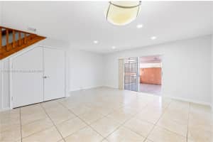 8087 NW 8th St APT 1, Miami, FL 33126, Sold 02/05/25