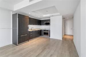 45 SW 9th St Apt 3705, Miami, FL 33130, Sold 10/25/24