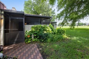 9422 Oakburst Ln, Tamarac, FL 33321, Sold 09/20/24