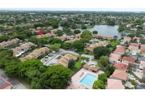 211 SW 97th Ave, Pembroke Pines, FL 33025, Sold 09/10/24