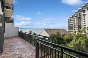 540 Brickell Key Dr APT 721, Miami, FL 33131, Sold 04/02/25