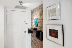 540 Brickell Key Dr APT 721, Miami, FL 33131, Sold 04/02/25