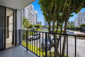 1000 Parkview Dr, Hallandale Beach, FL 33009, Sold 09/17/24