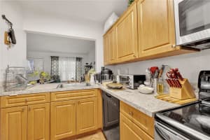 15328 SW 72nd St 8 13, Miami, FL 33193, Sold 10/21/24