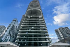 55 Sw 9th St 2108, Miami