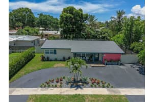 902 SE 14th St, Deerfield Beach, FL 33441, Sold 09/06/24